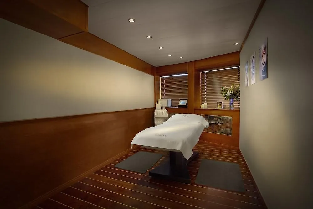 Sunborn London Yacht Hotel 4*,