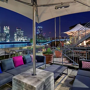 Doubletree By Hilton - Docklands Riverside Londyn