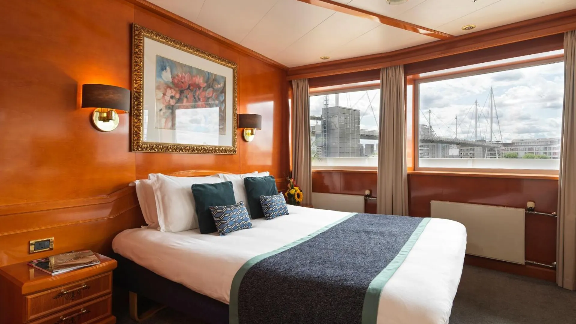 Sunborn London Yacht Hotel 4*,  United Kingdom