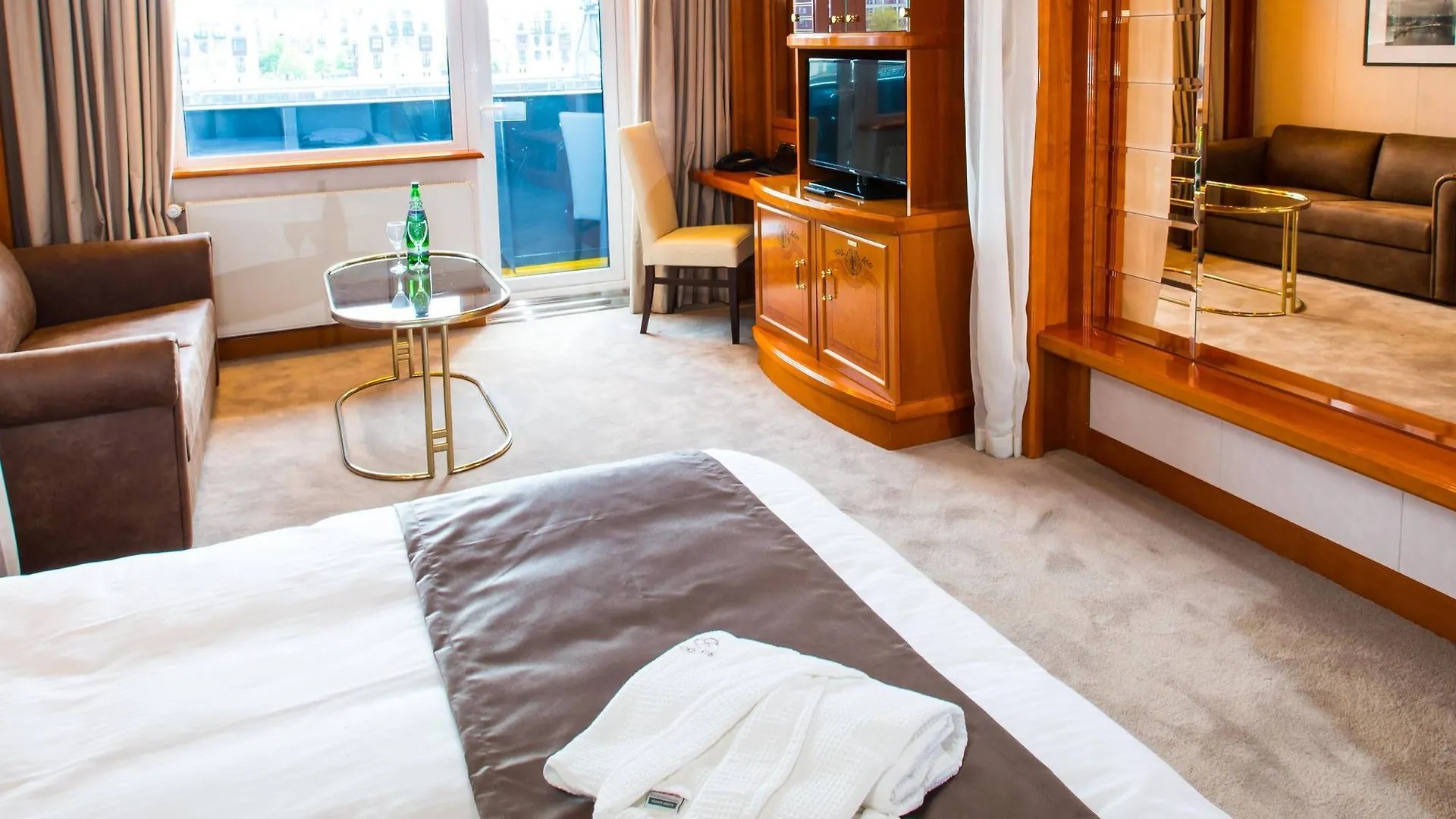 Sunborn London Yacht Hotel